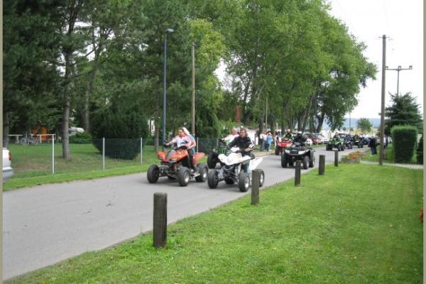 12.-13.08.2011 18. Countryfest des Countryclubs Eastside im Naturschwimmbad Heldrungen mit Liveband Leo Cober